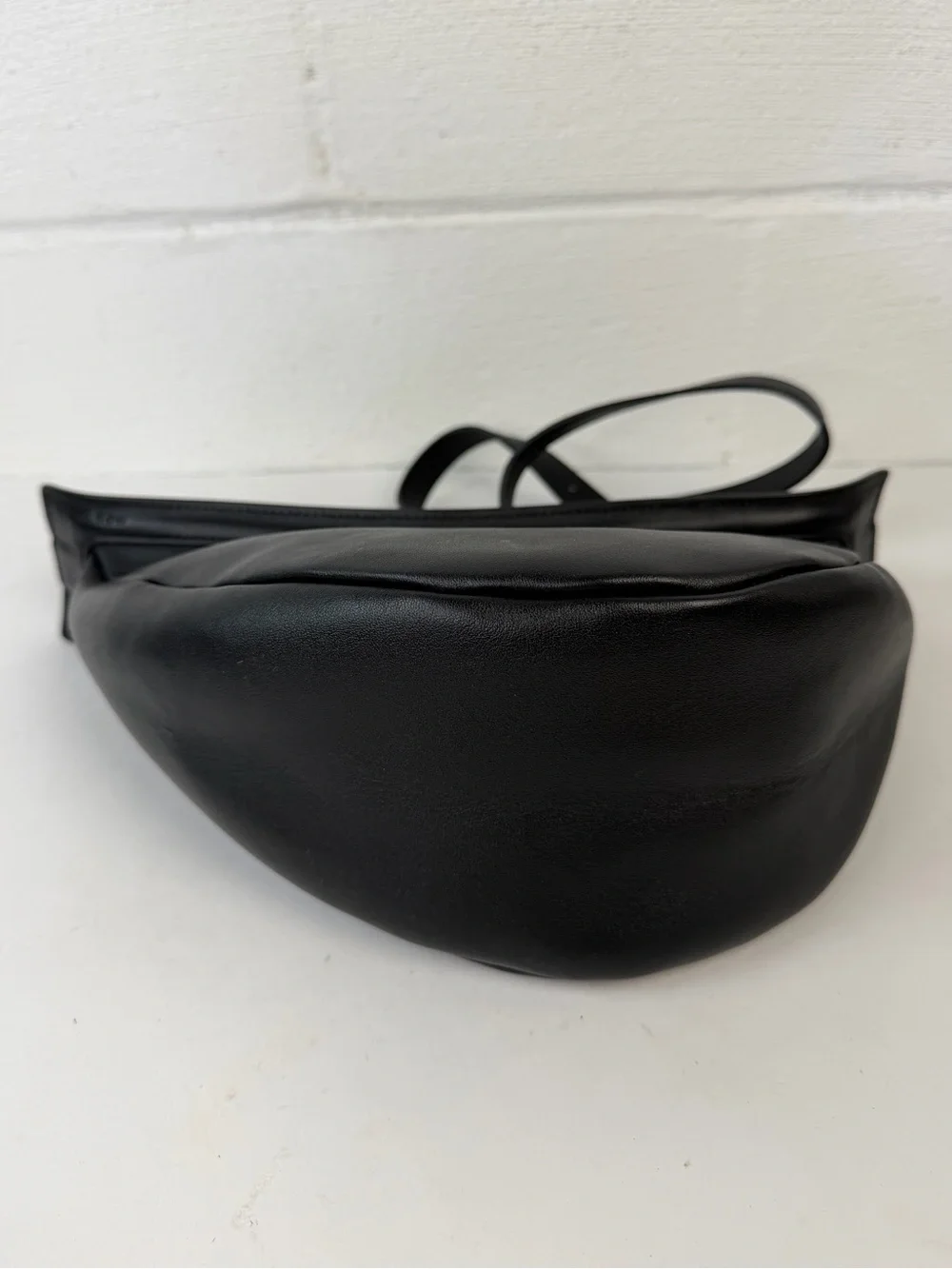 The Row Slouchy Banana Bag in Smooth Calfskin - Picture 4 of 16
